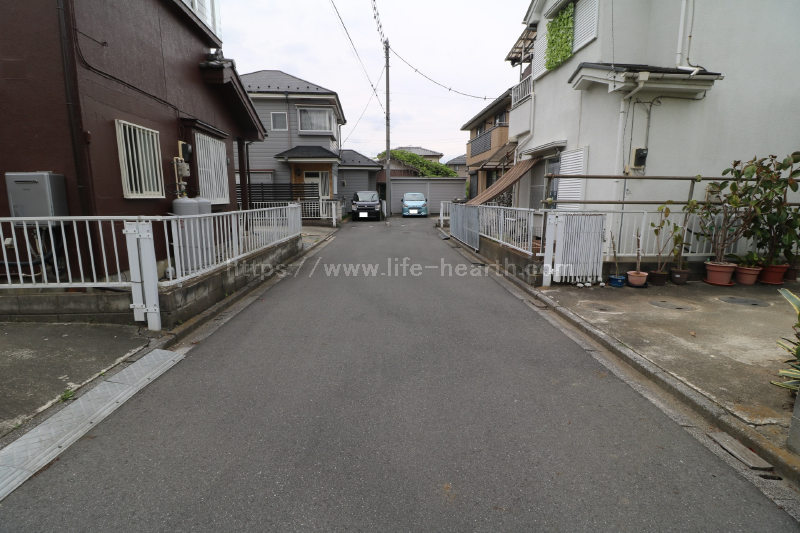 北西側接道道路状況