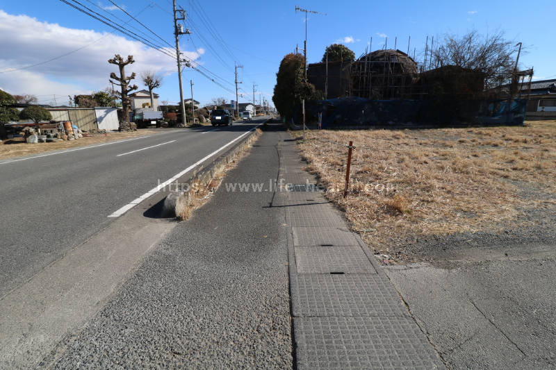 北東側接道道路状況