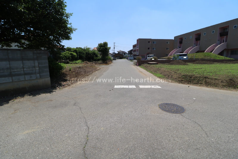 北東側接道道路状況