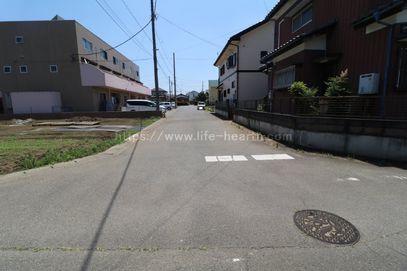 南西側接道道路状況