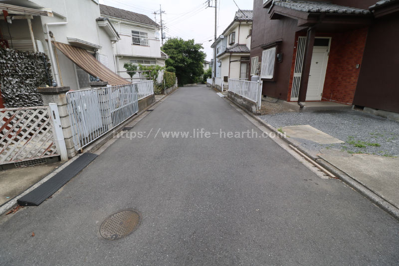 北西側接道道路状況