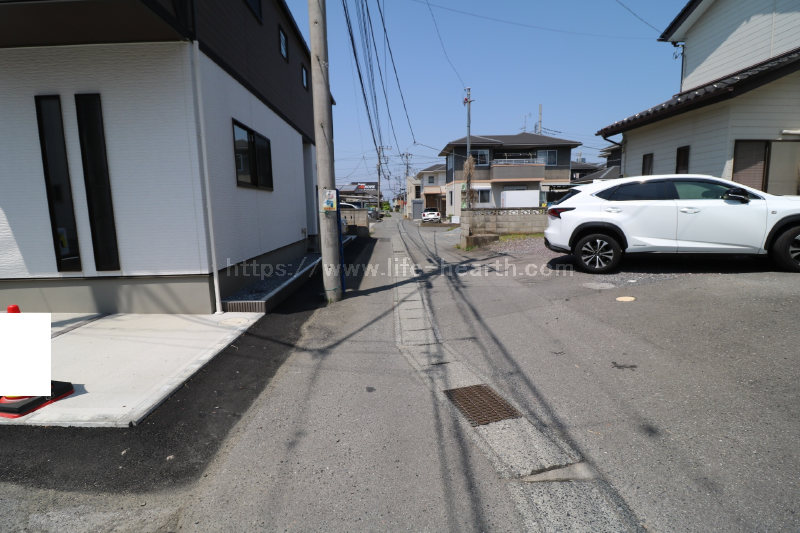 東側接道道路状況