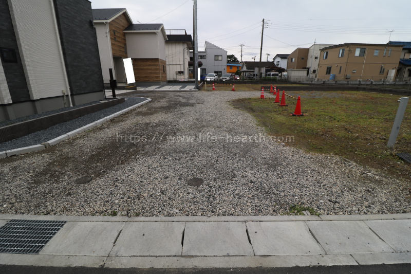 北西側接道道路状況