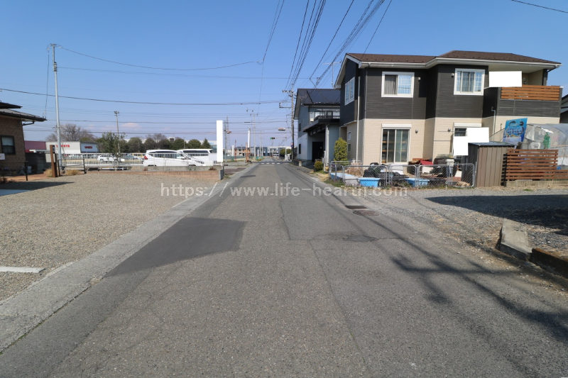 東側接道道路状況