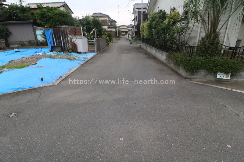南西側接道道路状況