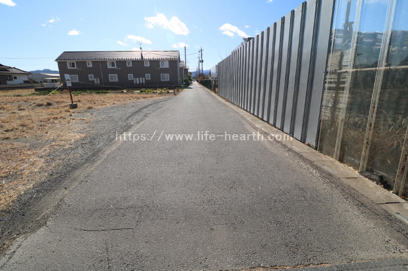 北西側接道道路状況