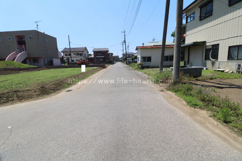 北西側接道道路状況