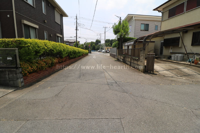 東側接道道路状況