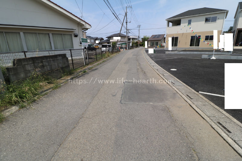 西側接道道路状況