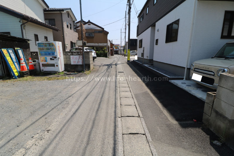 東側接道道路状況