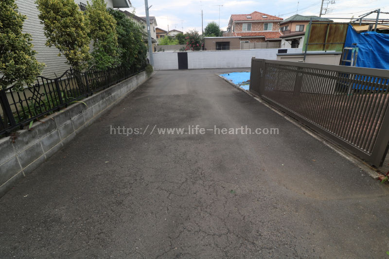 南西側接道道路状況