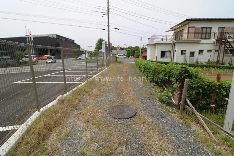 南西側接道道路状況