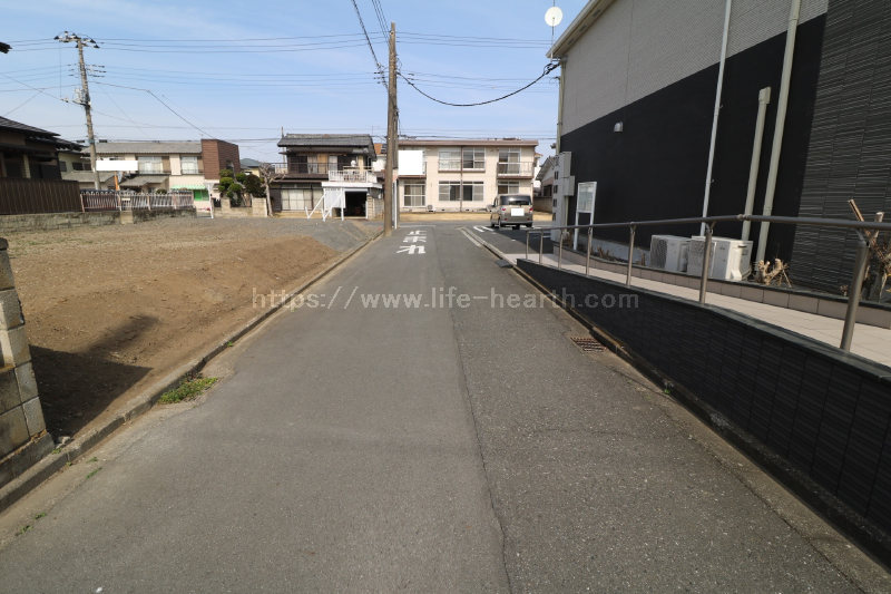 東側接道道路状況