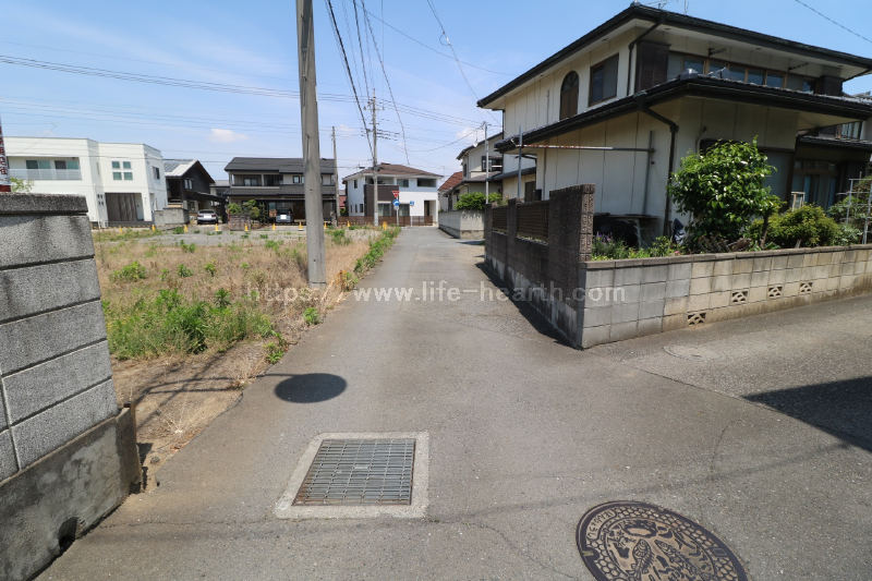 東側接道道路状況
