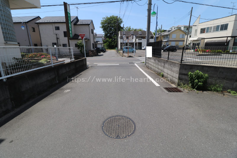 東側接道道路状況