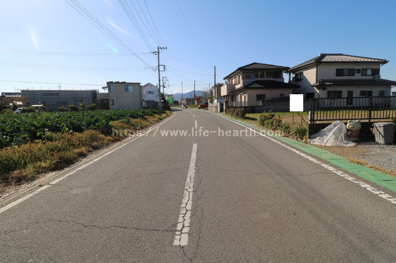 南東側接道道路状況