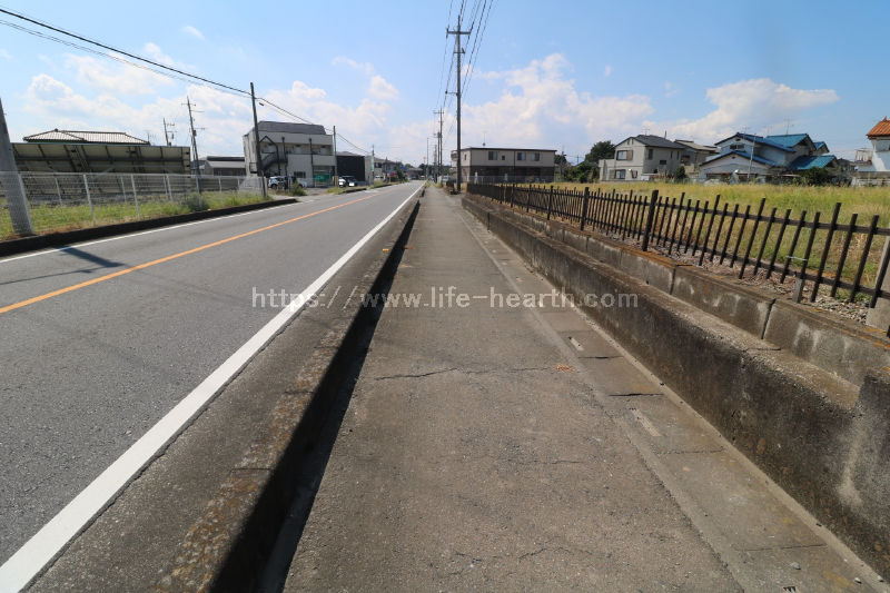 東側接道道路状況