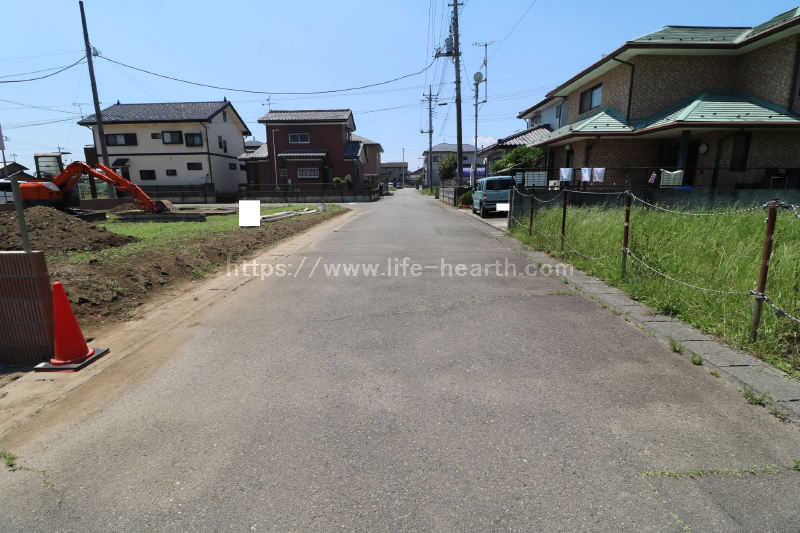 北西側接道道路状況