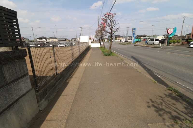 東側接道道路状況