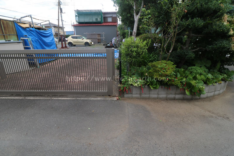 東側隣接状況