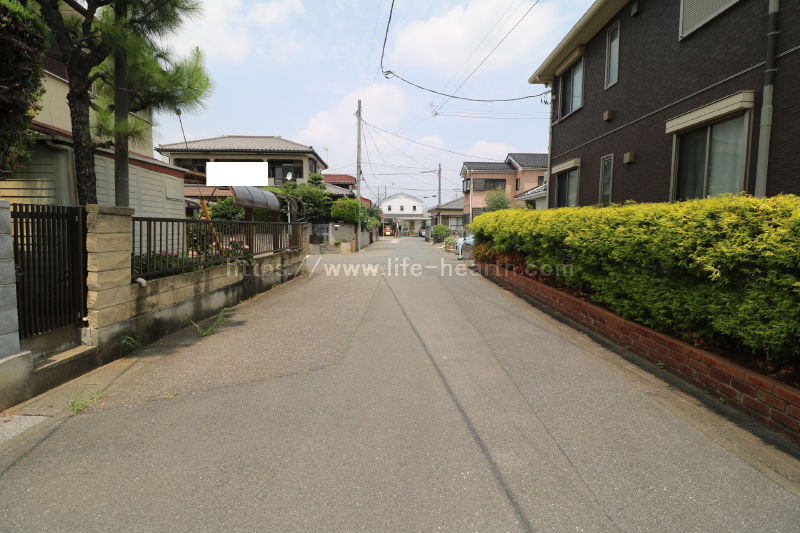 東側接道道路状況