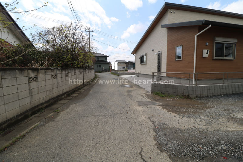 東側接道道路状況