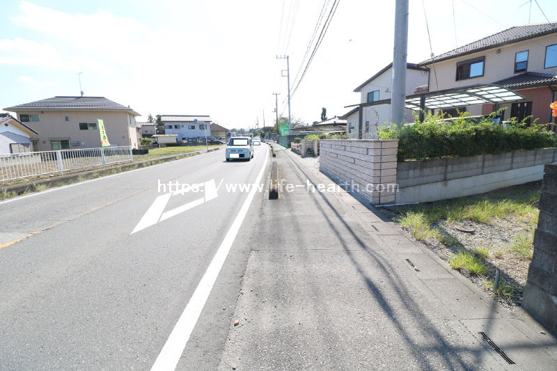 東側接道道路状況