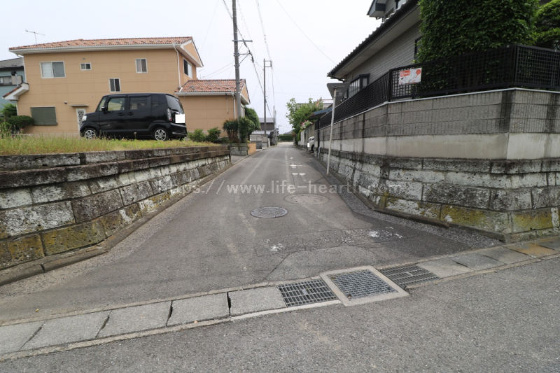 東側接道道路状況