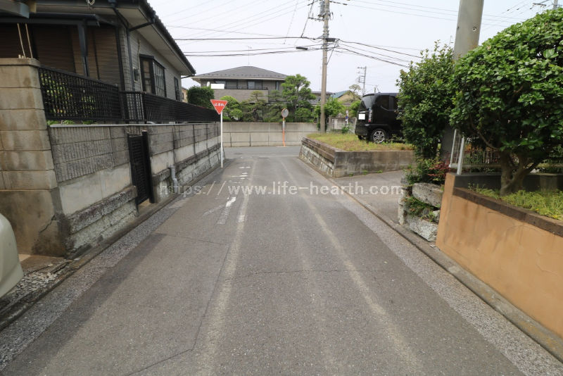 東側接道道路状況