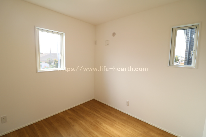 ２階南西角洋室