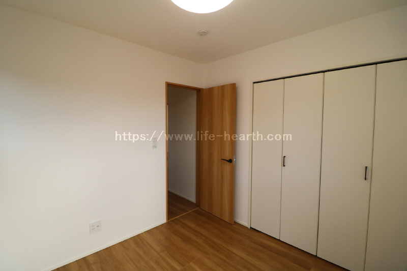 ２階南西角洋室