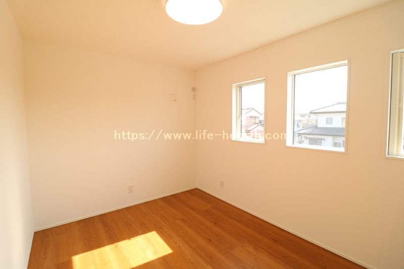 ２階東南角洋室