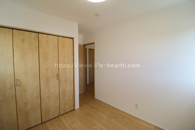 ２階南西角洋室