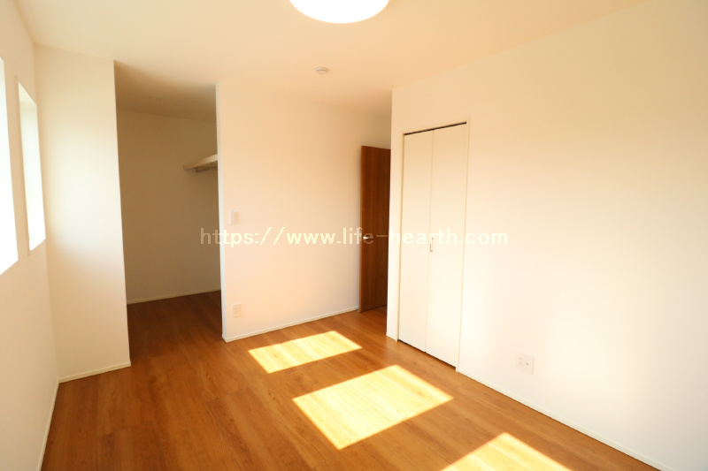 ２階東南角洋室