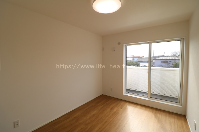 ２階南西角洋室