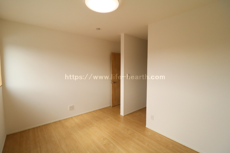 ２階東南角洋室