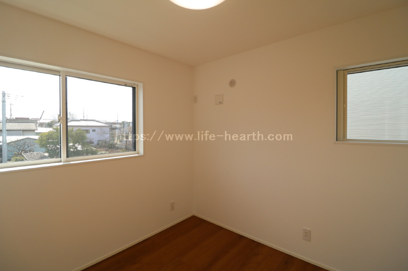 ２階南西角洋室