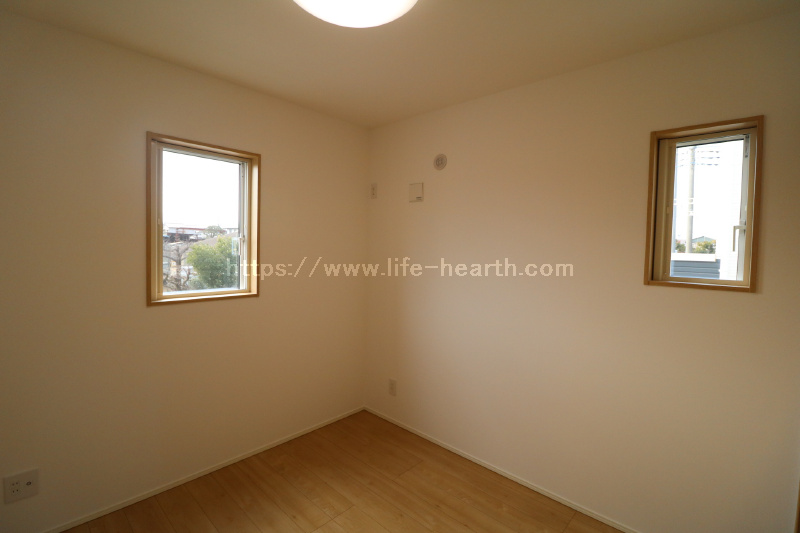 ２階北東角洋室