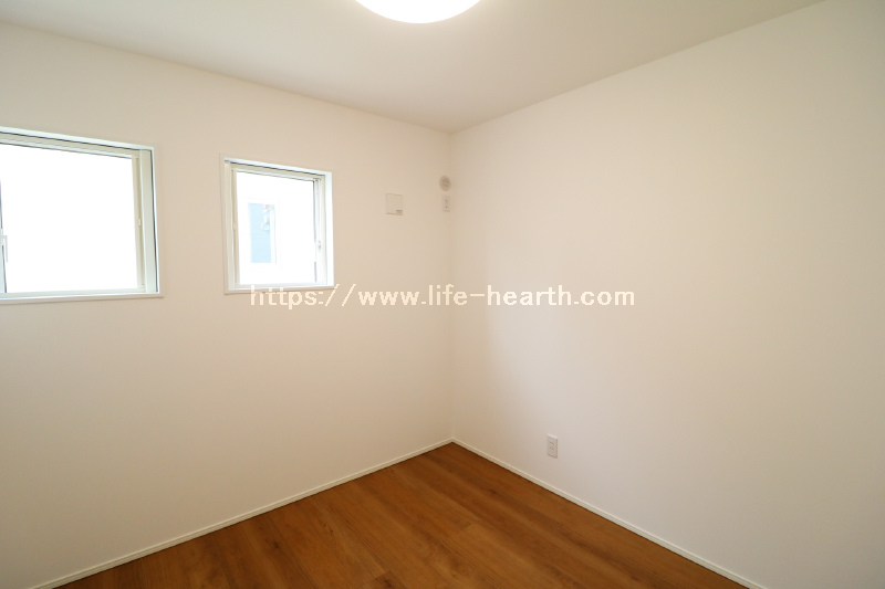 ２階北西角洋室