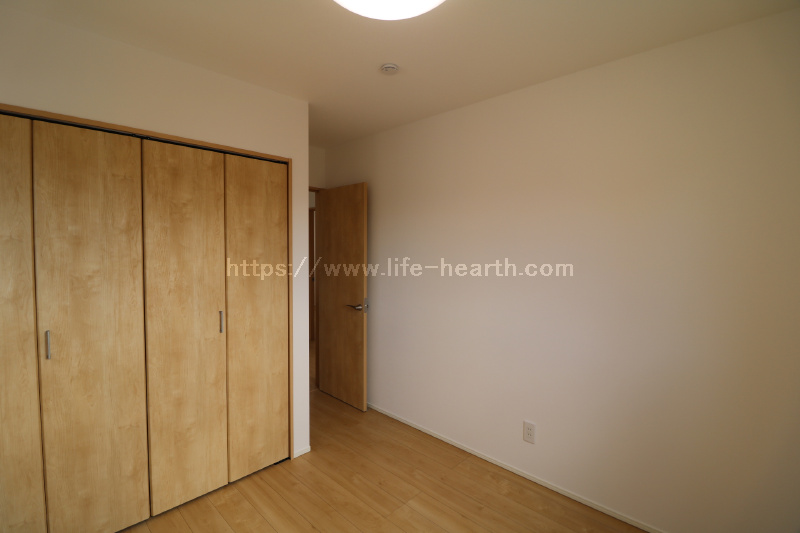 ２階北東角洋室