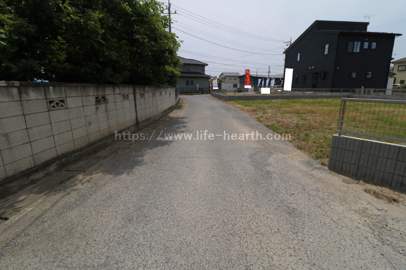 東側接道道路状況
