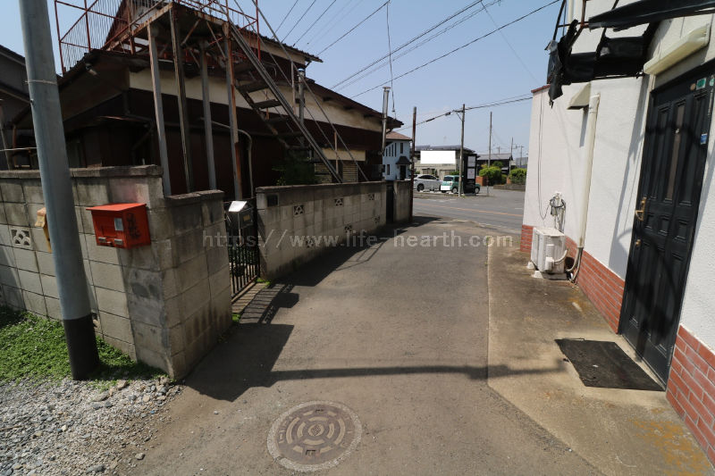 東側接道道路状況