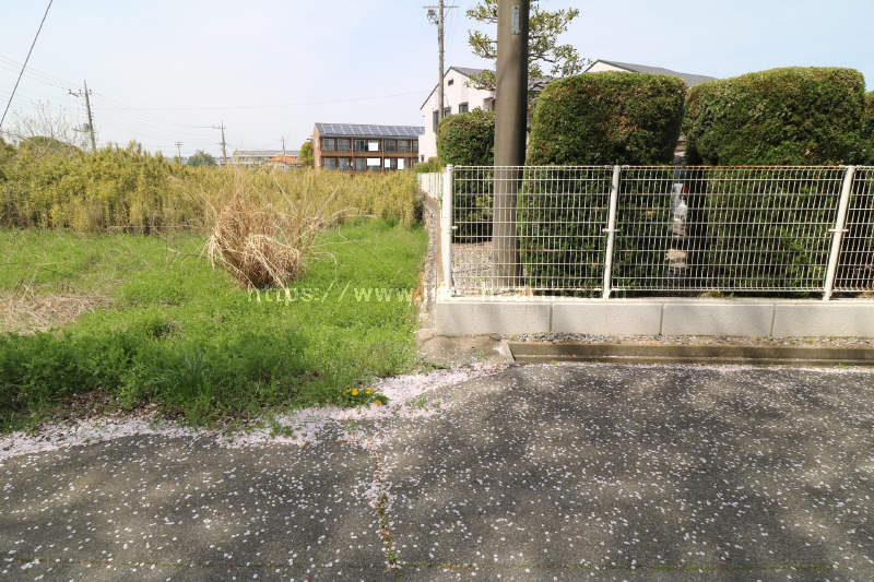 東側隣接状況