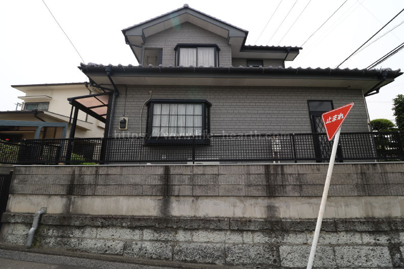 東側正面外観