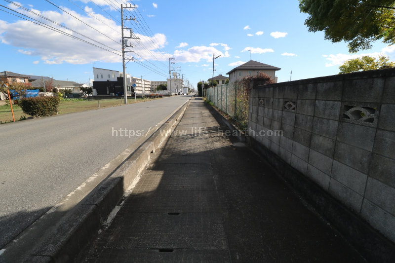 北東側接道道路状況