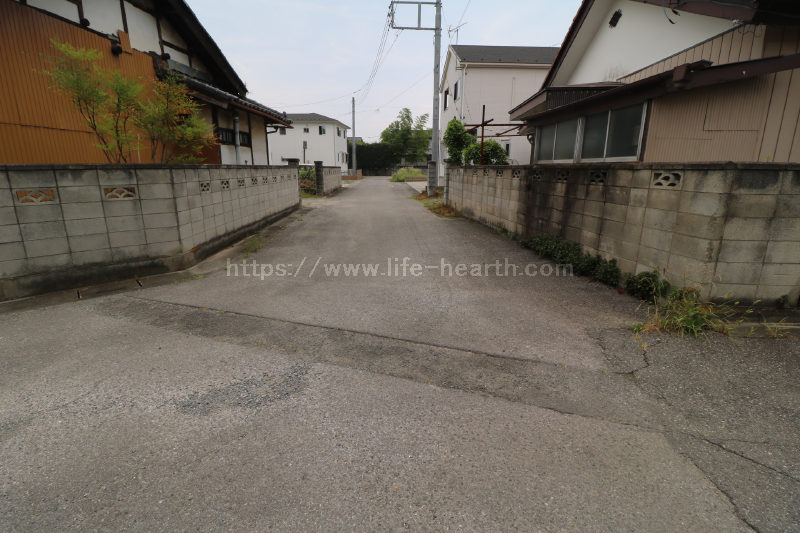 東側接道道路状況