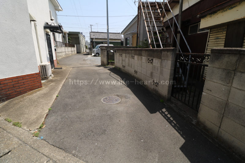 東側接道道路状況