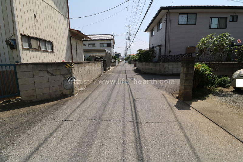 北西側接道道路状況