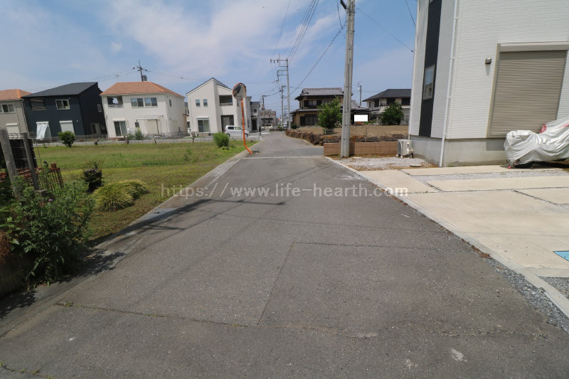 東側接道道路状況