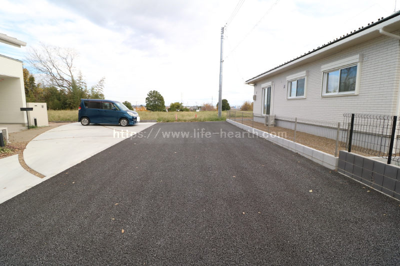 南西側接道道路状況